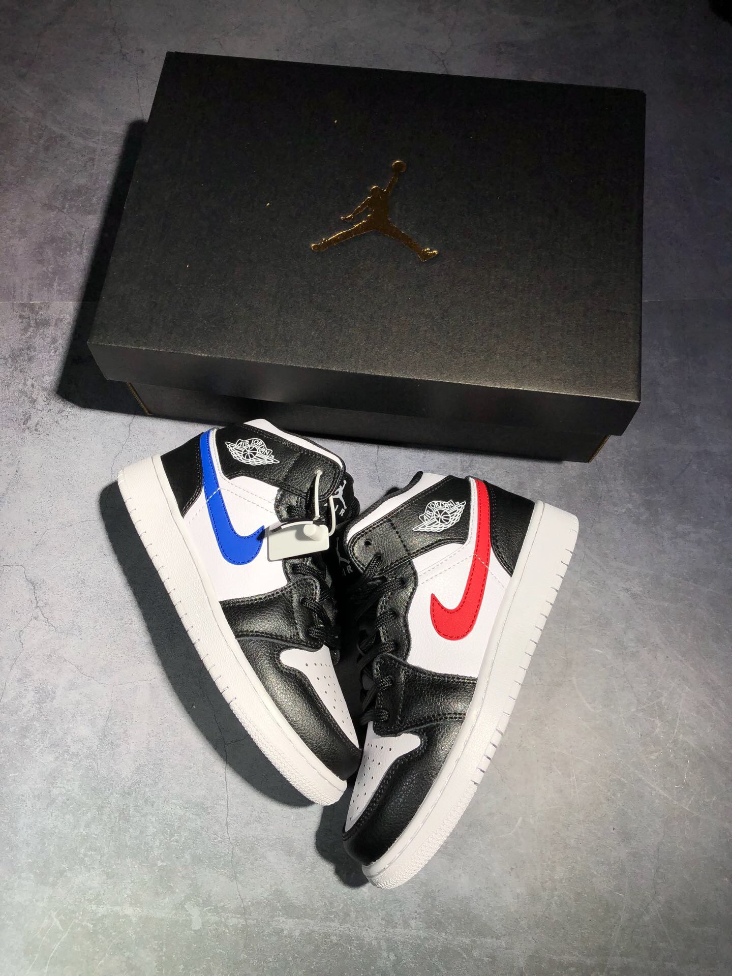 Authentic Air Jordan 1 Mid BG GS